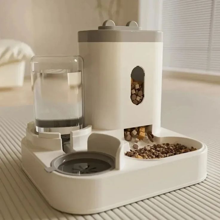 Smart food dispenser